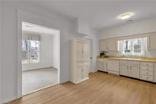 31 Fountain Manor Dr, Greensboro, NC 27405 - Photo 16