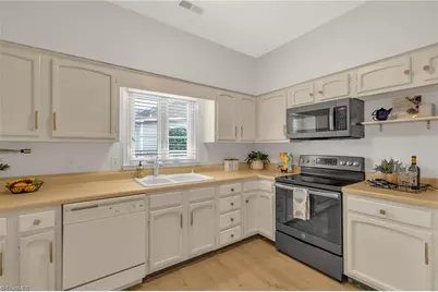 31 Fountain Manor Drive #E, Greensboro, NC 27405 - Photo 10