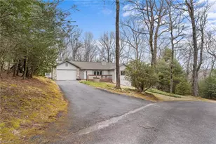120 Village Rd, Roaring Gap, NC 28668 - Photo 30