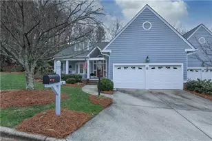 4 Sommerton Ct, Greensboro, NC 27408 - Photo 2