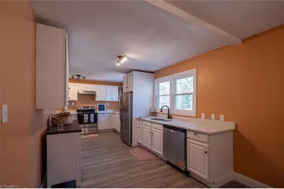 1916 New Garden Road, Greensboro, NC 27410 - Photo 16