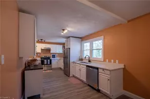 1916 New Garden Rd, Greensboro, NC 27410 - Photo 16