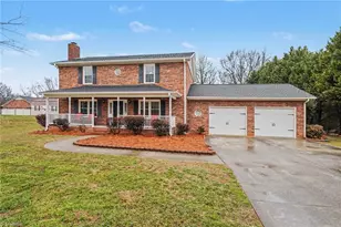 190 Scottsdale Ln, Clemmons, NC 27012 - Photo 2