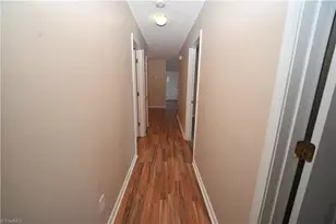 905 Hanahan Ct, Greensboro, NC 27409 - Photo 16