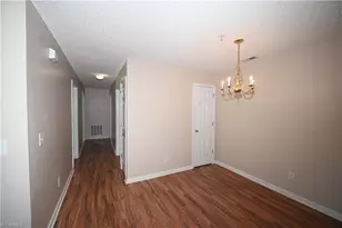 905 Hanahan Ct, Greensboro, NC 27409 - Photo 8