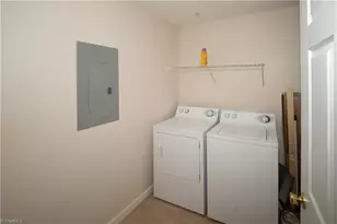 905 Hanahan Ct, Greensboro, NC 27409 - Photo 20
