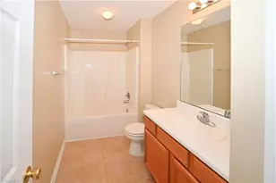 905 Hanahan Ct, Greensboro, NC 27409 - Photo 18