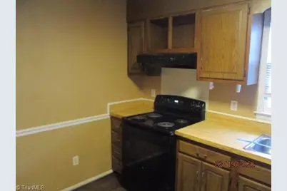 2636 Saint Johns Place, Winston-Salem, NC 27106 - Photo 4