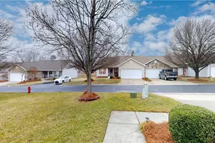 3920 Cloverwood Meadow Ln, High Point, NC 27265 - Photo 4