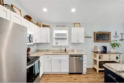 205 Bethlehem Avenue, Thomasville, NC 27360 - Photo 12