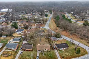 2311 Four Seasons Blvd, Greensboro, NC 27407 - Photo 34