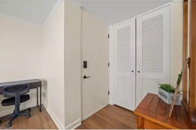 1727 S Hawthorne Road, Winston-Salem, NC 27103 - Photo 4