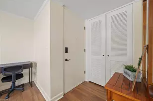 1727 S Hawthorne Rd, Winston-Salem, NC 27103 - Photo 4