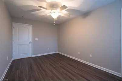 7104 Friendly Avenue, Greensboro, NC 27410 - Photo 20