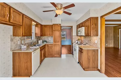 5603 Sage Brush Trail, Greensboro, NC 27409 - Photo 6