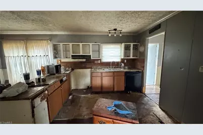 293 Regina Drive, Thomasville, NC 27360 - Photo 8