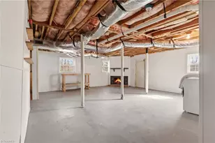 2305 Wilcox Dr, Greensboro, NC 27405 - Photo 24