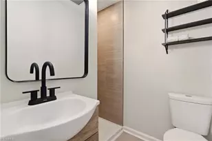 2305 Wilcox Dr, Greensboro, NC 27405 - Photo 16