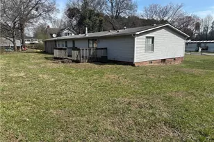 206 6th St SW, Taylorsville, NC 28681 - Photo 4