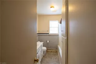 4315 Hicone Rd, Greensboro, NC 27405 - Photo 20