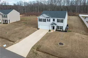 174 Culloden Dr, Mocksville, NC 27028 - Photo 1