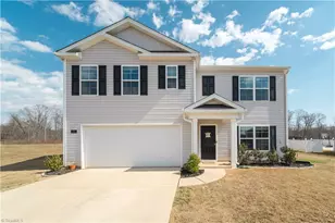 174 Culloden Dr, Mocksville, NC 27028 - Photo 2