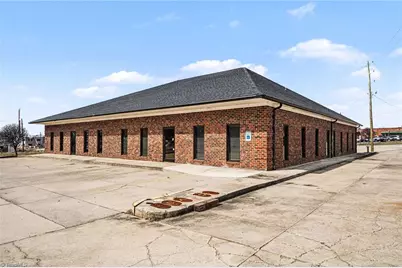 208 W Salisbury Street, Asheboro, NC 27203 - Photo 2