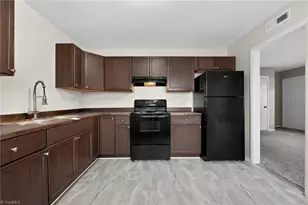 4302 Vincent St, Greensboro, NC 27405 - Photo 12