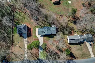 4604 Luewood Rd, Greensboro, NC 27405 - Photo 2