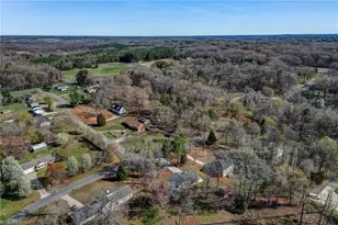 4604 Luewood Rd, Greensboro, NC 27405 - Photo 44