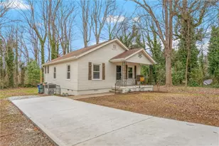 912 Patton St, Graham, NC 27253 - Photo 2