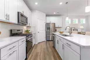 300 Sefton Dr, Jamestown, NC 27282 - Photo 12