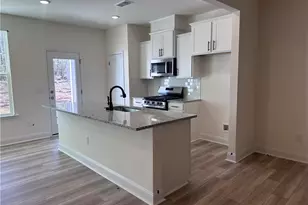 1300 Hammond Dr, Mebane, NC 27302 - Photo 4