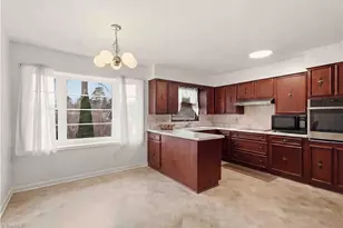 3160 Shaftesbury Ln, Winston-Salem, NC 27105 - Photo 8