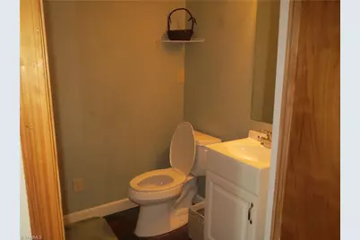 105 W Main Street, Elkin, NC 28621 - Photo 28