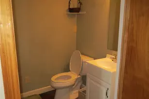 105 W Main St, Elkin, NC 28621 - Photo 28