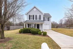 429 Rockbridge Dr, Kernersville, NC 27284 - Photo 2
