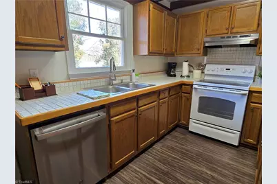 1829 Alyssum Place, Winston-Salem, NC 27127 - Photo 8