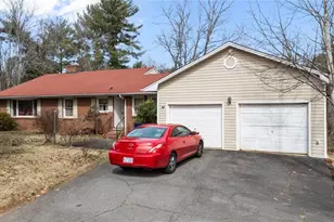 5695 Reynolda Rd, Winston-Salem, NC 27106 - Photo 2