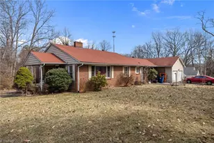 5695 Reynolda Rd, Winston-Salem, NC 27106 - Photo 6