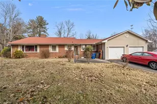 5695 Reynolda Rd, Winston-Salem, NC 27106 - Photo 1