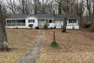 1142 Manning St, Eden, NC 27288 - Photo 1