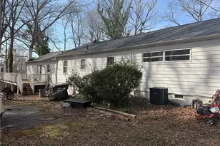 1142 Manning St, Eden, NC 27288 - Photo 2