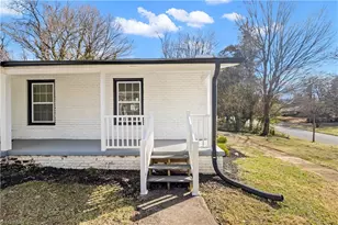 806 Larkwood Dr, Greensboro, NC 27410 - Photo 4