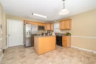 1214 Waterlyn Dr, Greensboro, NC 27405 - Photo 8