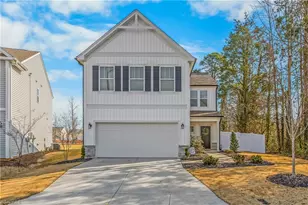 4020 Centerpiece Ct, High Point, NC 27265 - Photo 2