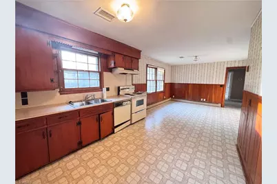 229 Woodland Drive, Elkin, NC 28621 - Photo 6