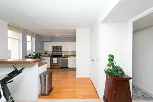 1101 Elm St, Greensboro, NC 27401 - Photo 12