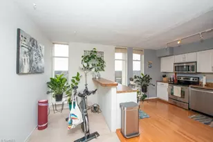 1101 Elm St, Greensboro, NC 27401 - Photo 10