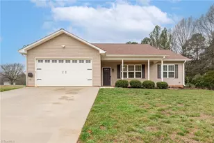 164 McCullough Rd, Mocksville, NC 27028 - Photo 1